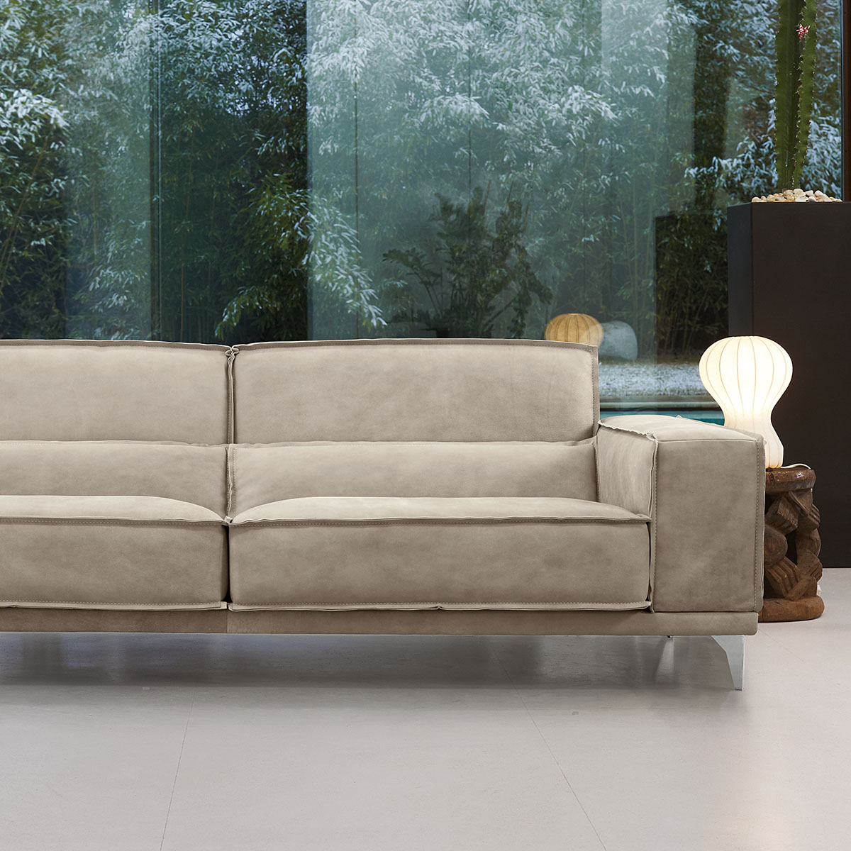 Mokambo Sofa Detail